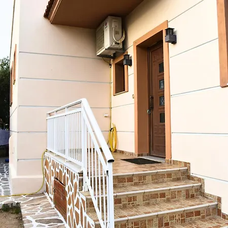 Vrysaki Apartment *